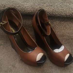 Shoe Dazzle Brown and Black Block Heel Peep-Toe Heels